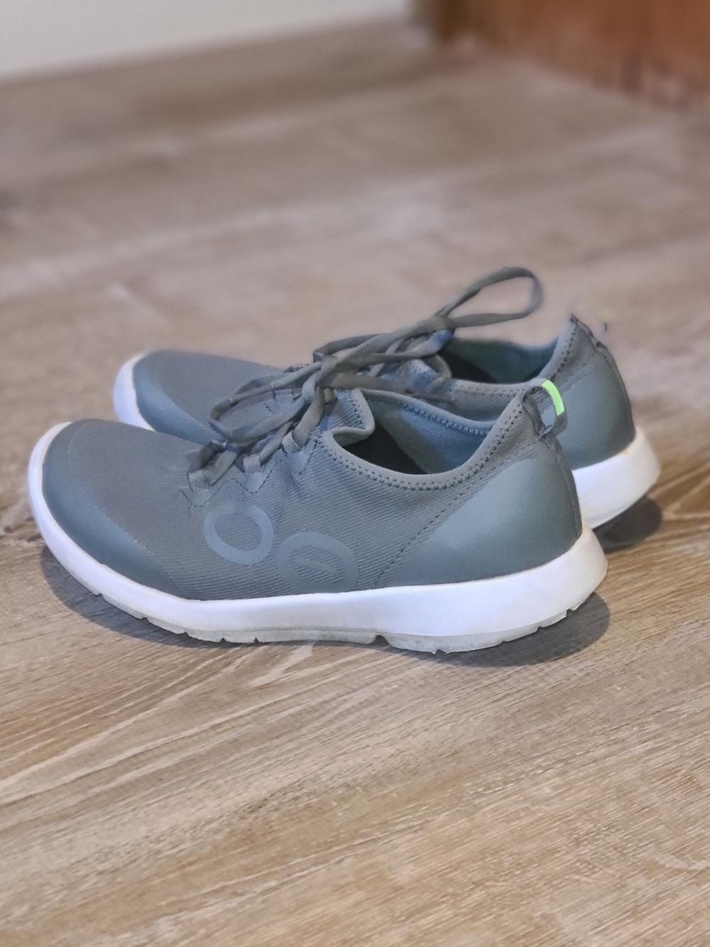 OOFOS Women's Gray Lace-Up Slip-On Sneakers with White Sole